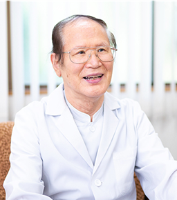  理事長　高原 明